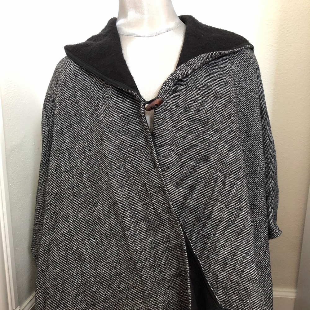 Grey Galleria Cape/poncho